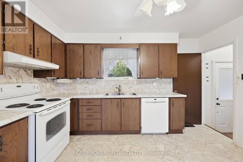 8 Hill Place — photo 10 of 37
