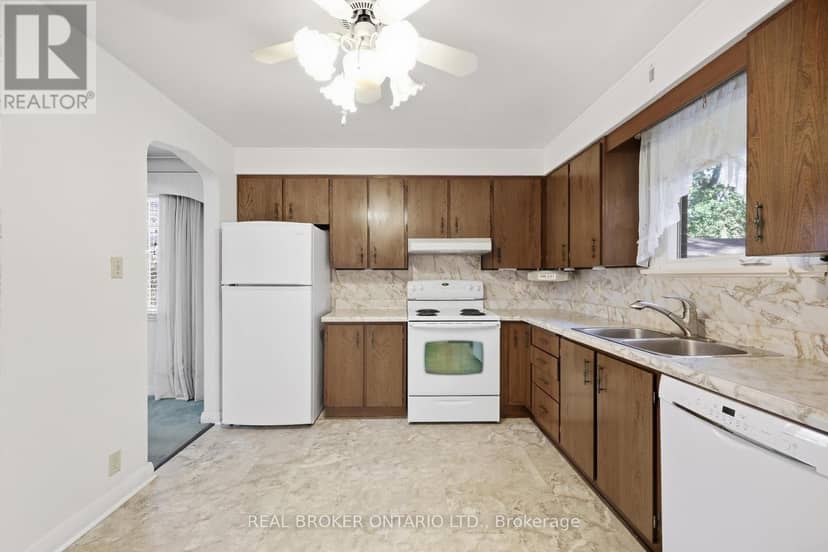 8 Hill Place — photo 11 of 37