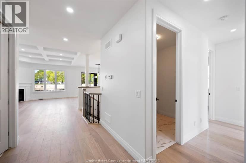 3592 Sutton Avenue — photo 3 of 27