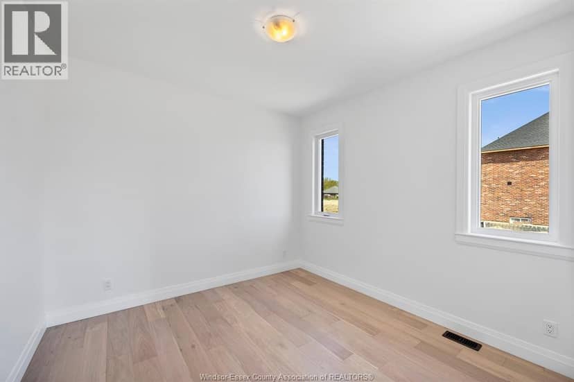 3592 Sutton Avenue — photo 4 of 27