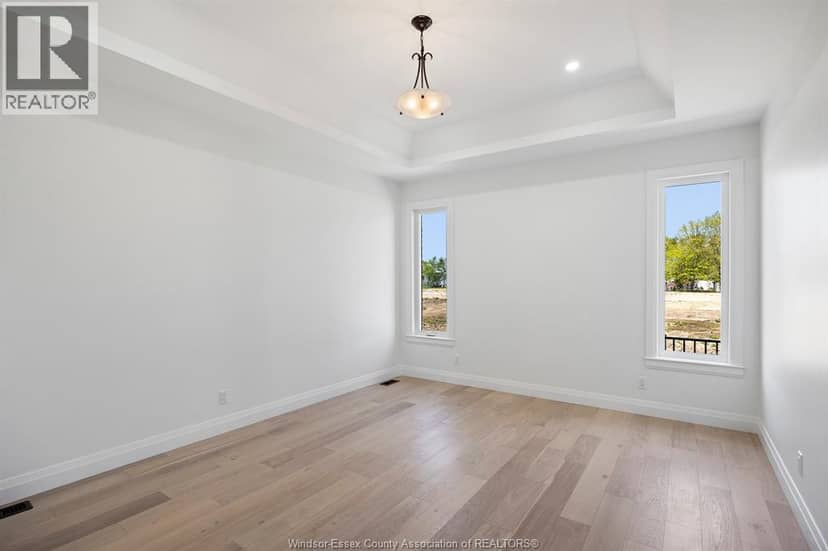 3592 Sutton Avenue — photo 9 of 27