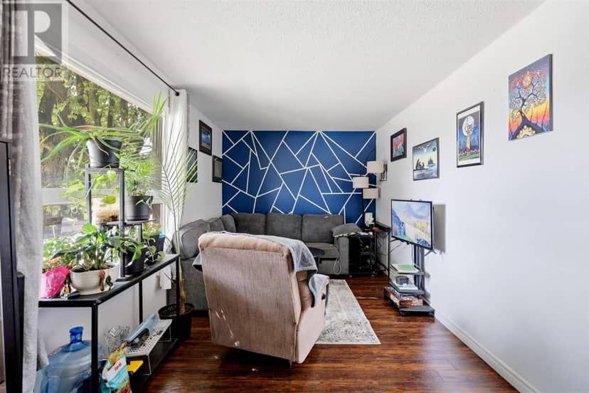 432 Wallace TER — photo 2 of 26