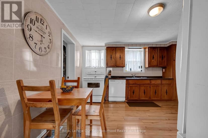 66 Wellington Street — photo 20 of 40