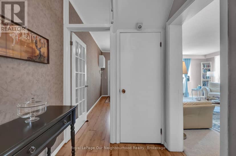 66 Wellington Street — photo 9 of 40