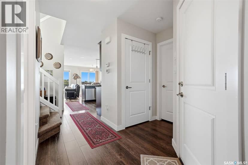 8837 Kestral DRIVE — photo 12 of 40