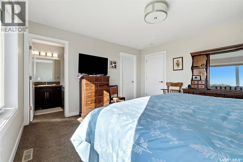 8837 Kestral DRIVE — photo 16 of 40