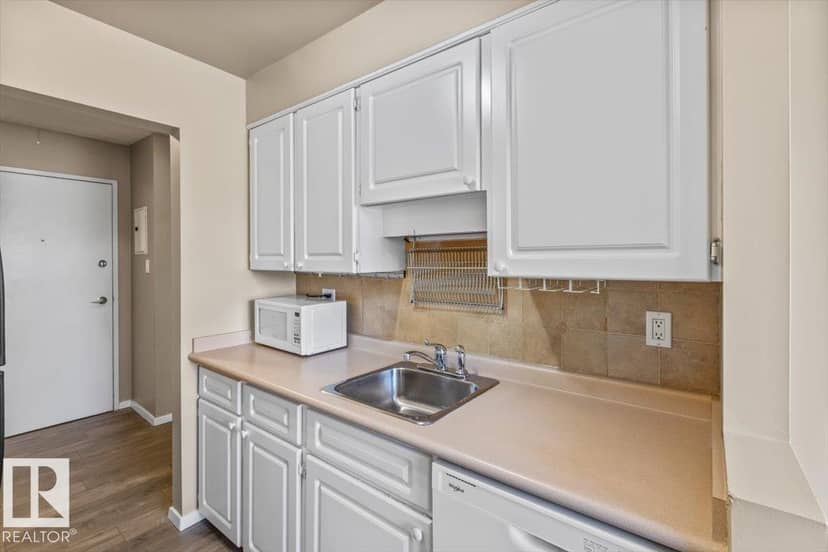 #301 11465 41 AV NW — photo 10 of 35