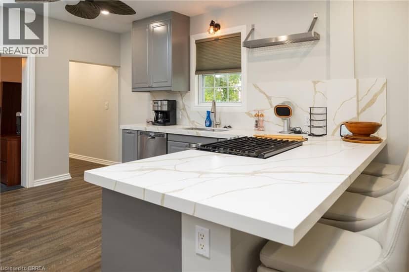 21 MCCALL Street — photo 12 of 22