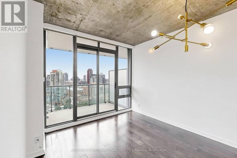 2207 - 33 Lombard Street — photo 5 of 40