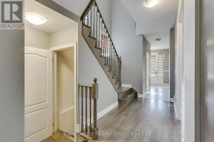 118 Huntingford Trail W — photo 9 of 40