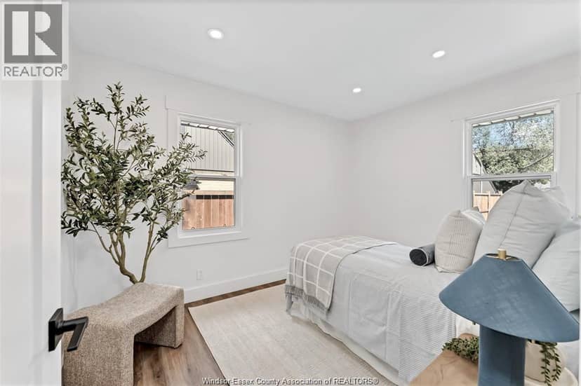 994 Isabelle — photo 14 of 30
