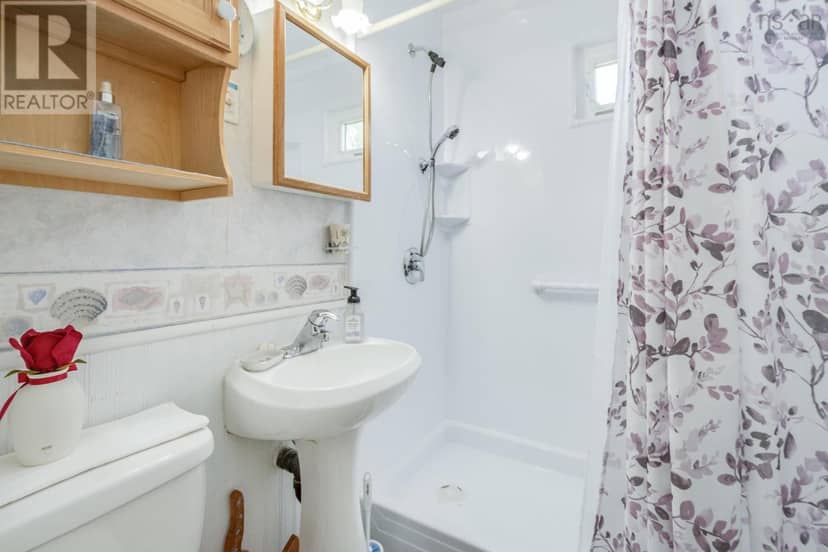13 Campbells Lane — photo 8 of 31