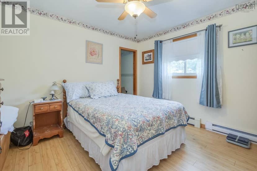 13 Campbells Lane — photo 4 of 31