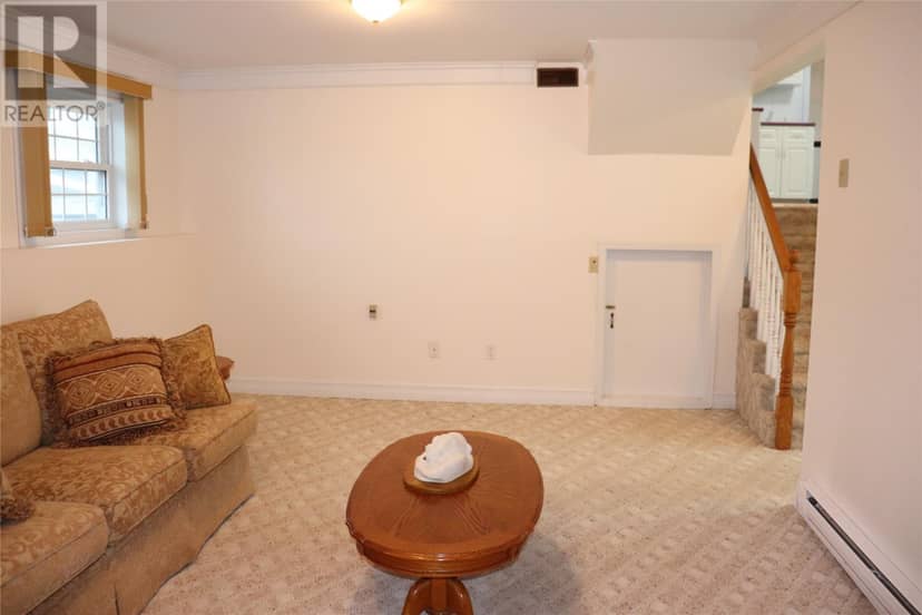 96 Colonial Avenue — photo 19 of 25