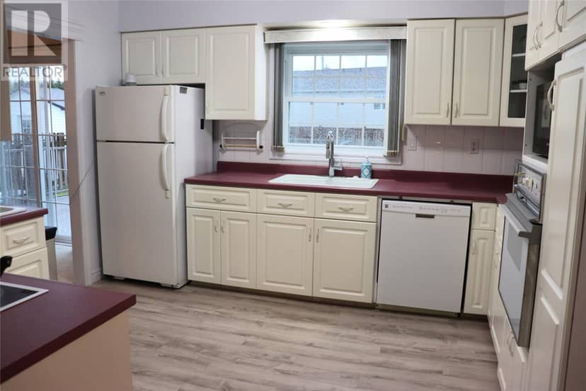 96 Colonial Avenue, Stephenville, photo 7