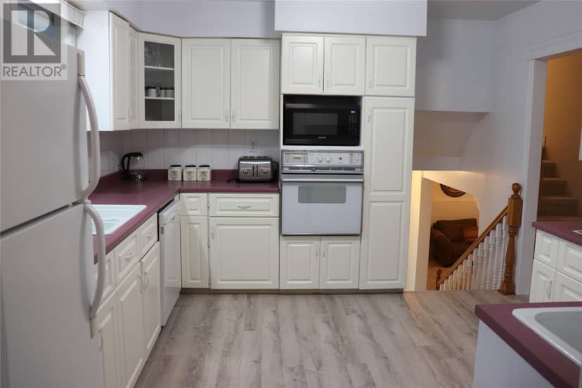 96 Colonial Avenue, Stephenville, photo 8