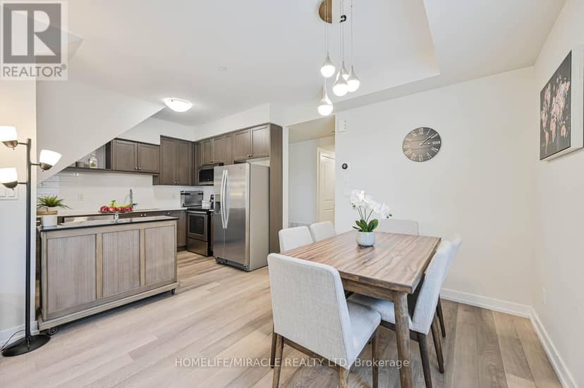 114 - 256 Royal York Road — photo 13 of 36