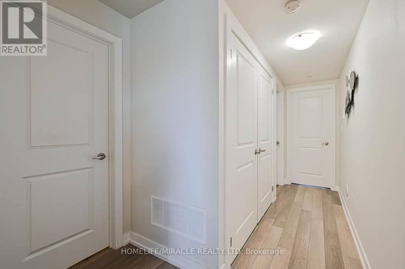 114 - 256 Royal York Road — photo 20 of 36