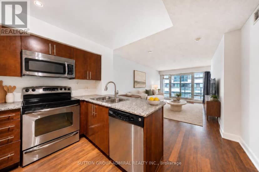 3210 - 2191 Yonge Street — photo 2 of 40