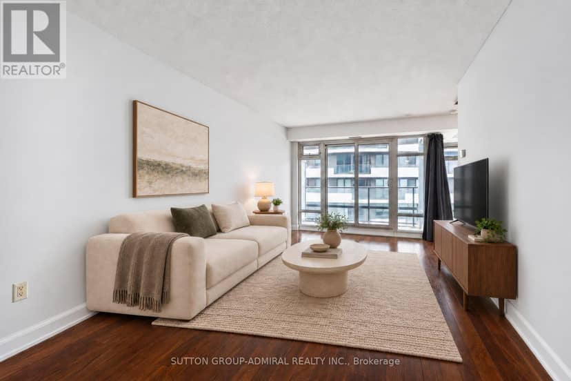 3210 - 2191 Yonge Street — photo 8 of 40
