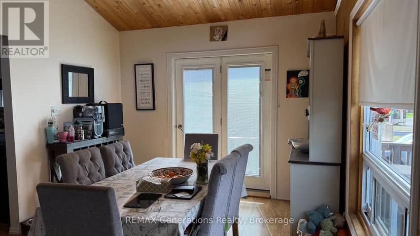 37 Southridge Crescent N, Terrace Bay, photo 3