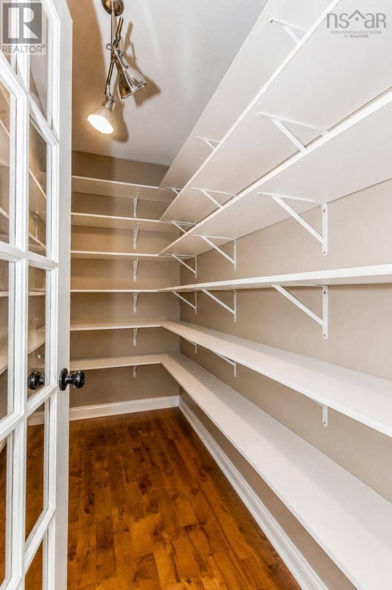 81 Terra Nova Drive — photo 18 of 40