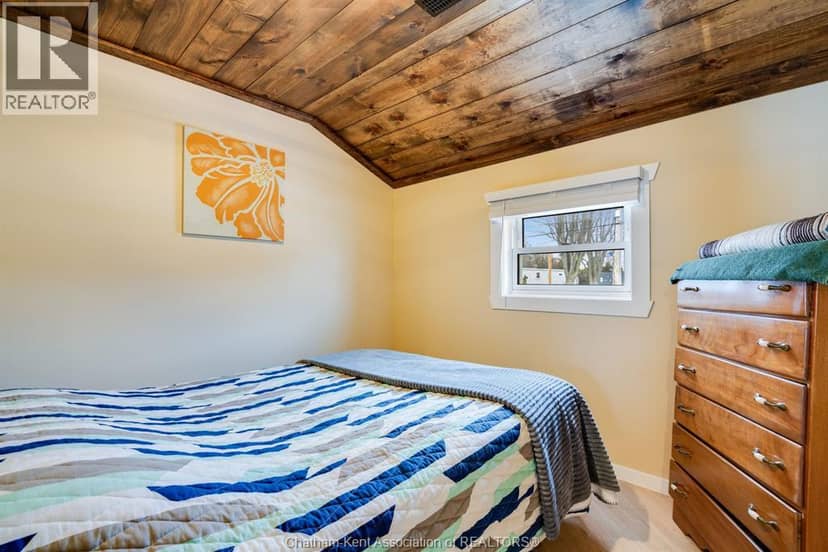 1040 Kerr AVENUE — photo 17 of 40
