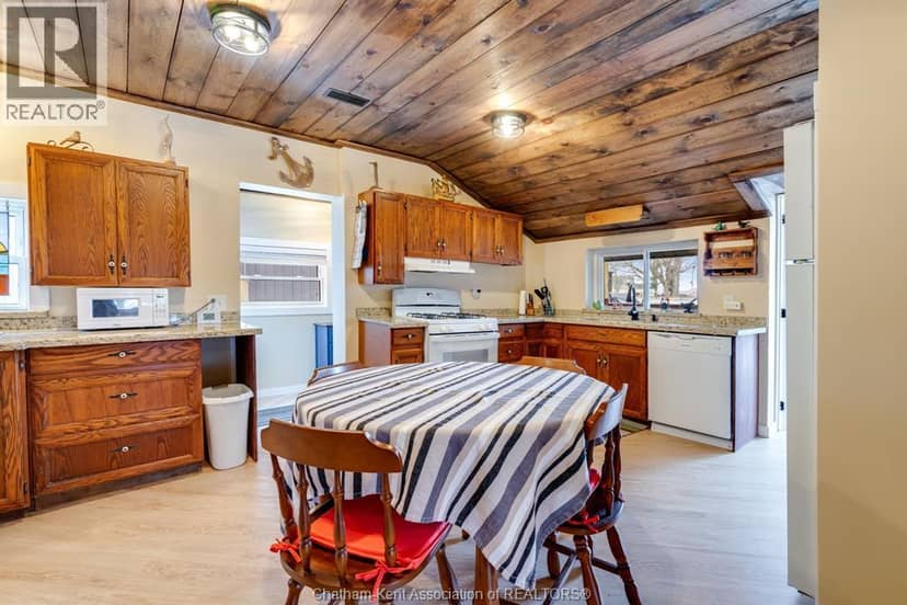 1040 Kerr AVENUE — photo 6 of 40