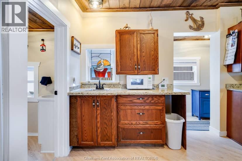 1040 Kerr AVENUE — photo 7 of 40