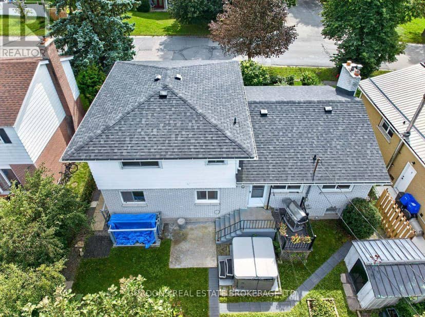 207 Robert Wallace Drive — photo 5 of 40