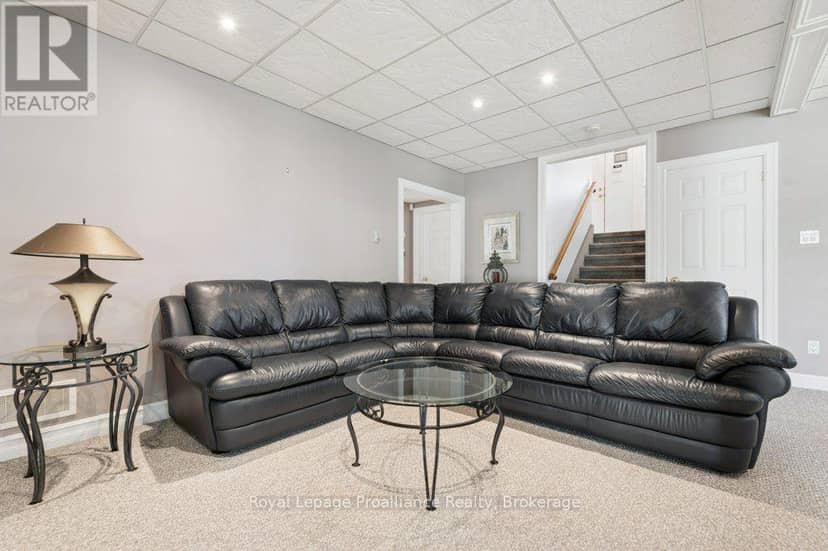 128 Maple Drive — photo 27 of 40