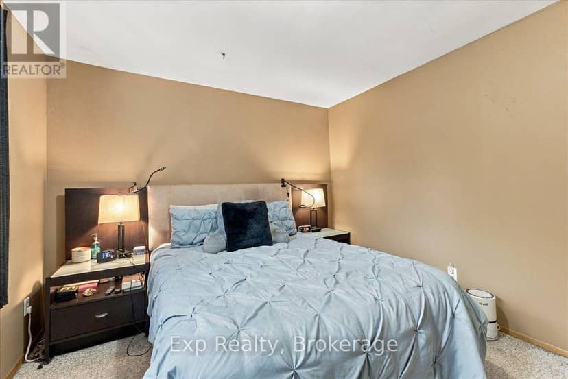 804 Sherbrooke Street — photo 22 of 40