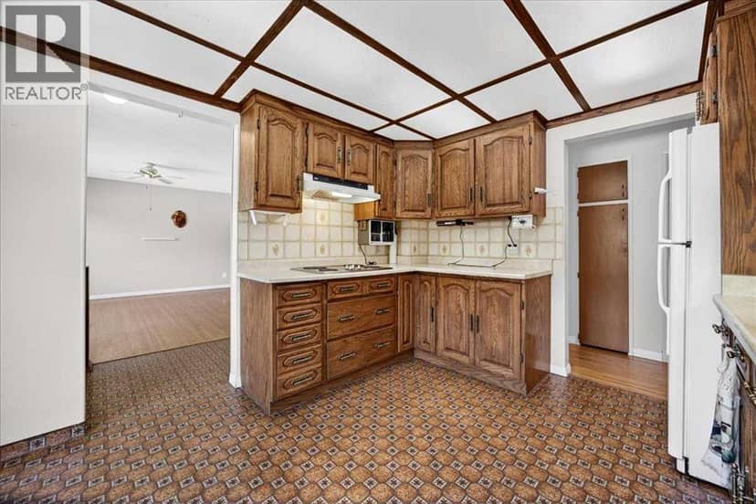 1060 Motherwell Road NE — photo 10 of 40