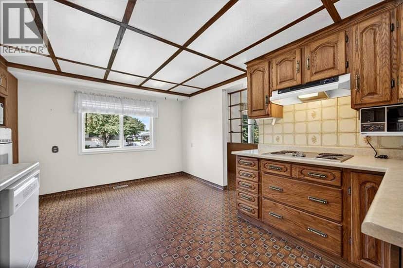 1060 Motherwell Road NE — photo 12 of 40
