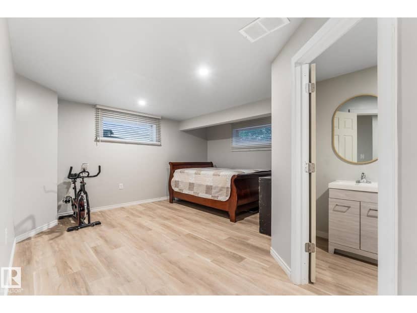 13148 151 AV NW — photo 33 of 40