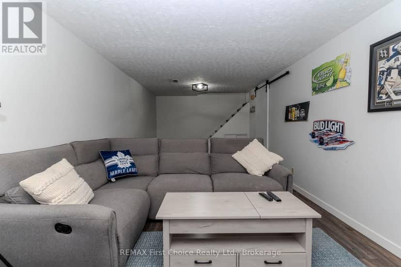 386 Lambton Place — photo 33 of 40