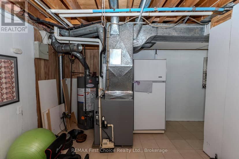 386 Lambton Place — photo 37 of 40