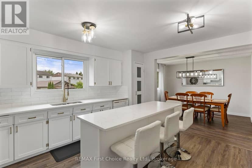 386 Lambton Place — photo 9 of 40