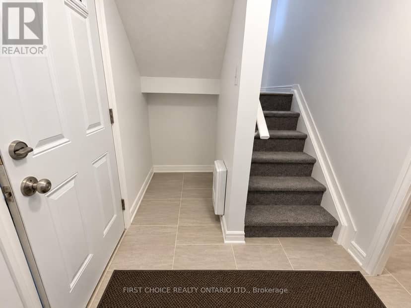 186 - 825 Cahill Drive W, Ottawa, photo 2