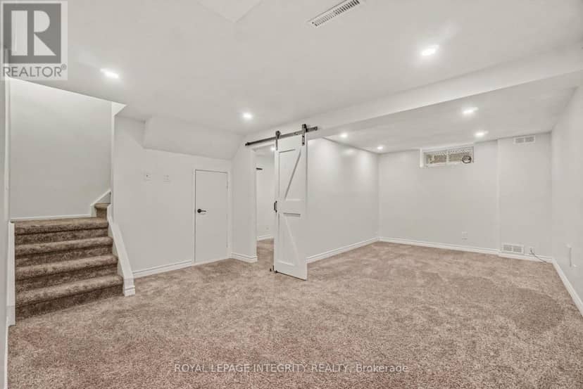 C - 33 Woodfield Drive — photo 29 of 39
