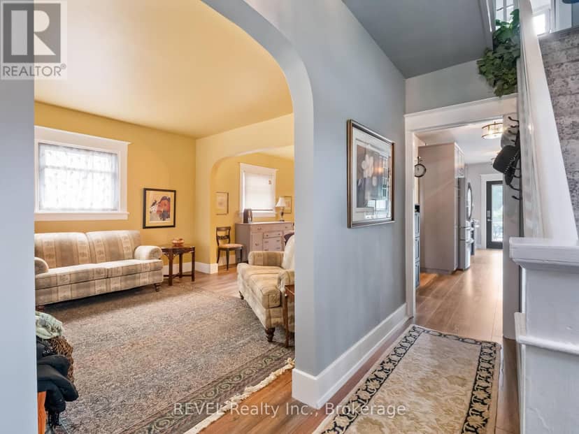259 Dufferin Street — photo 8 of 23