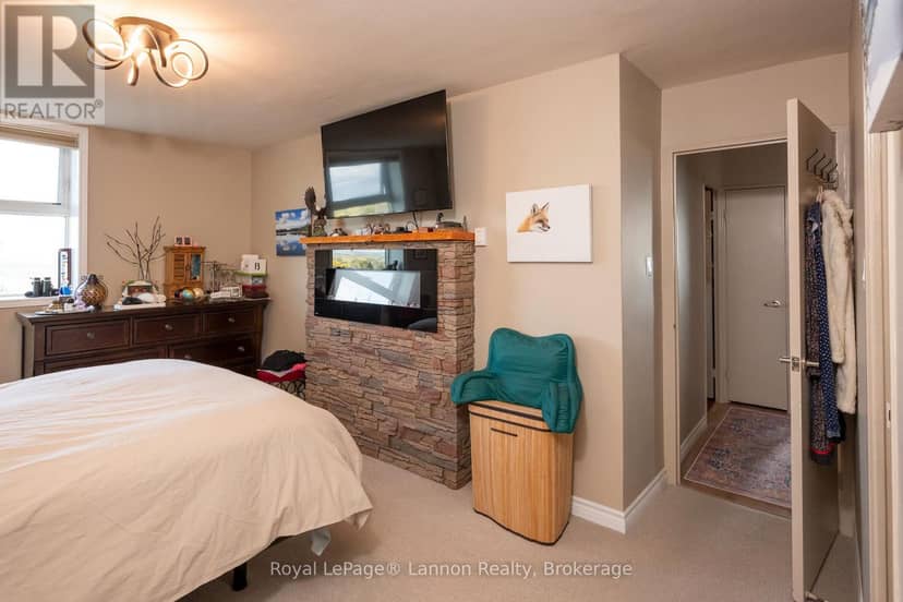 1503 - 405 Waverley Street — photo 17 of 40