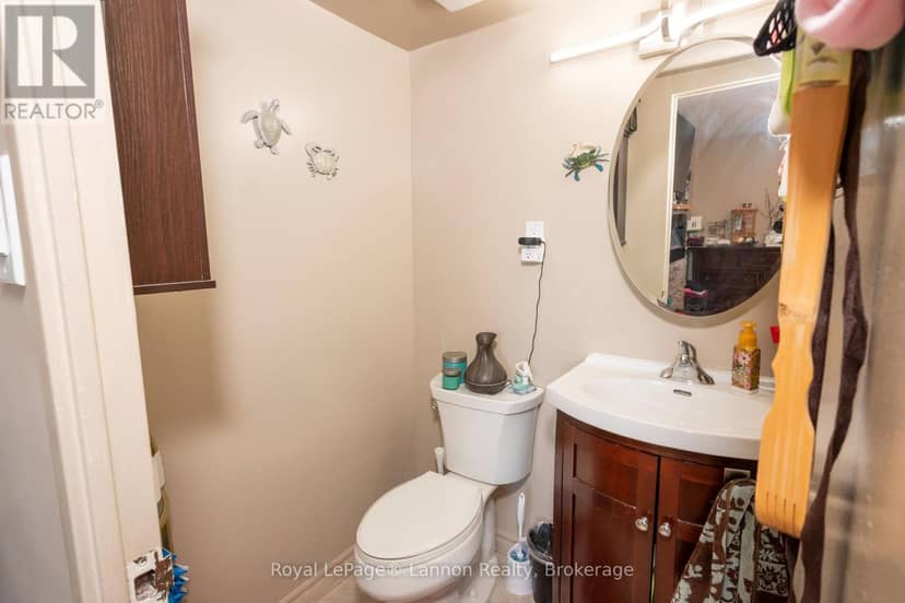 1503 - 405 Waverley Street — photo 25 of 40