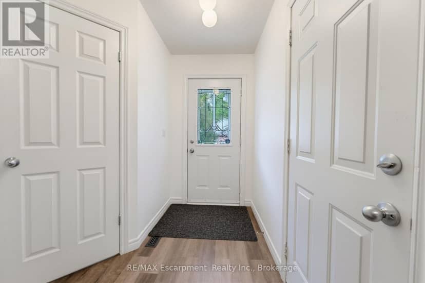 62 Potters Way — photo 9 of 34