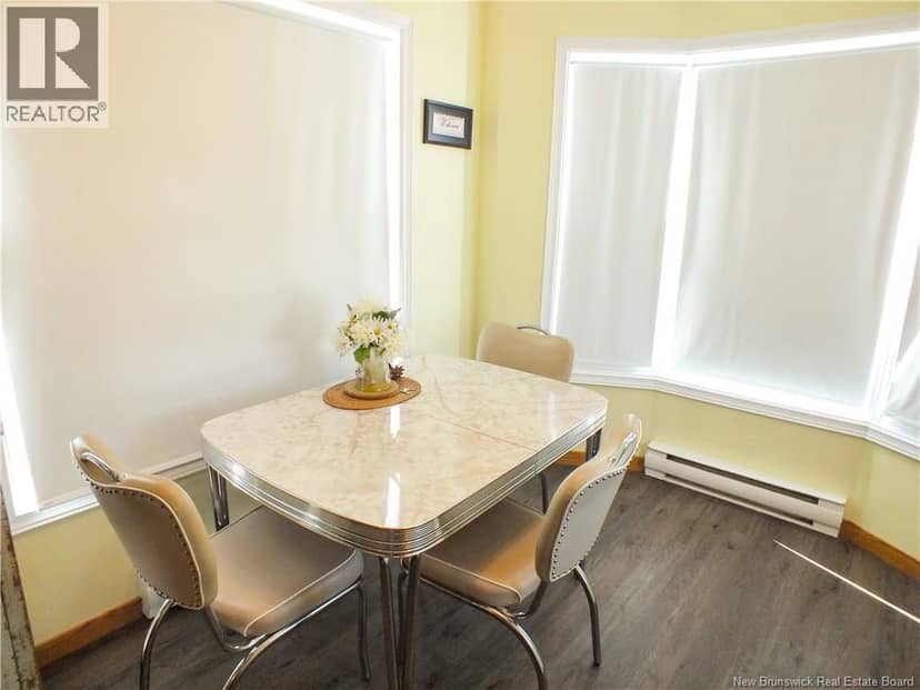 121 Creighton Street South — photo 16 of 40