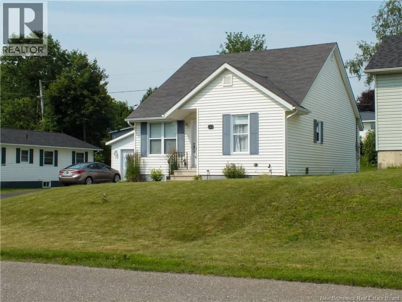 121 Creighton Street South, Woodstock, photo 3