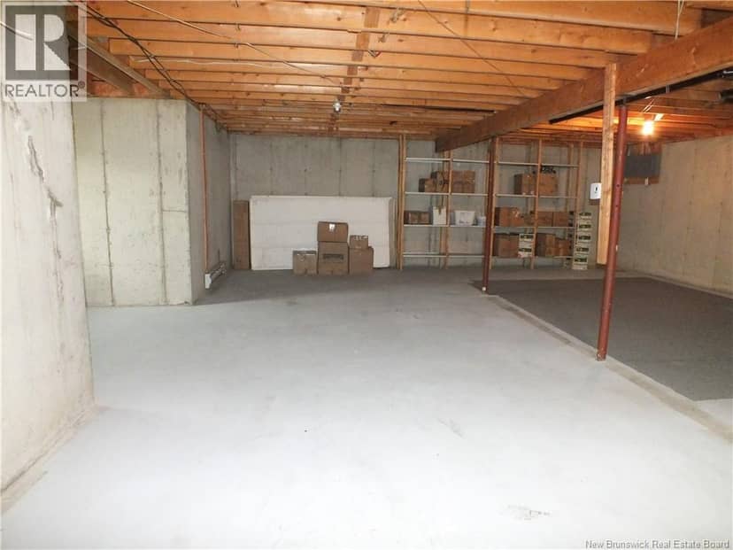 121 Creighton Street South — photo 38 of 40