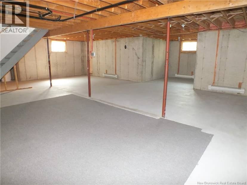 121 Creighton Street South — photo 39 of 40