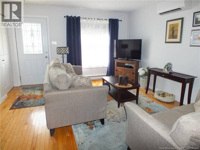 121 Creighton Street South, Woodstock, photo 5