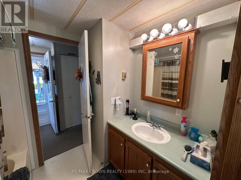 27 - 395 Riverbend Road — photo 24 of 40